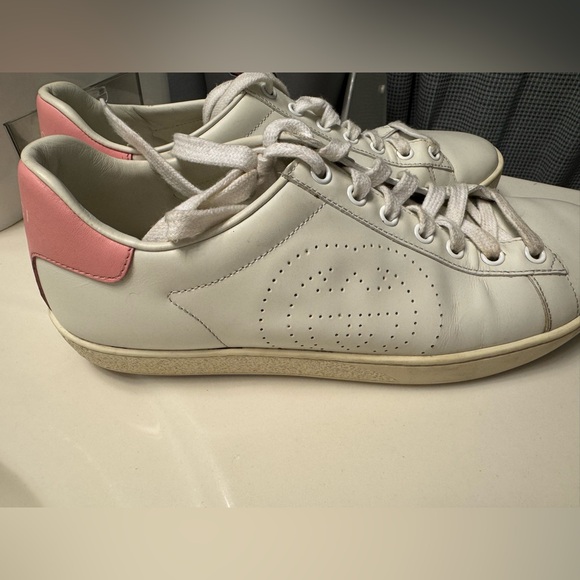 Gucci Ace Leather Sneakers w/ Perforated GG Interlocking Logo size 39 /US 8.5 - Picture 6 of 6